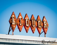 Petschen’s Southview Liquor