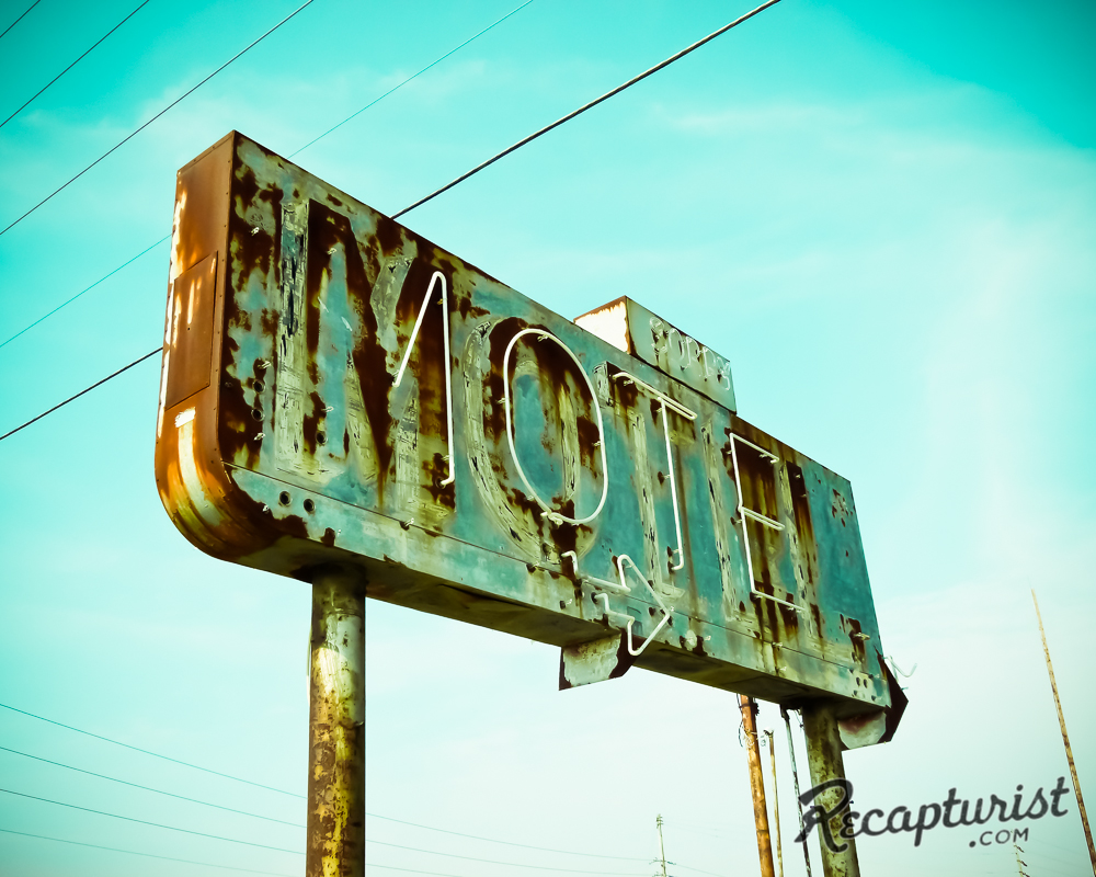 Abandoned Motel - Decker, IL