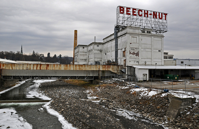 Beech-Nut Sign