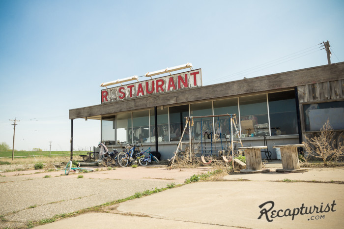 creepy-thrift-restaurant